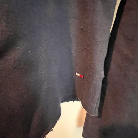 VINTAGE ~Tommy Hilfiger~ Navy Hoodie with Red T Patch - Picture 5 of 9